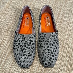 Ladies BOBS shoes. Size 6 1/2. NEW.